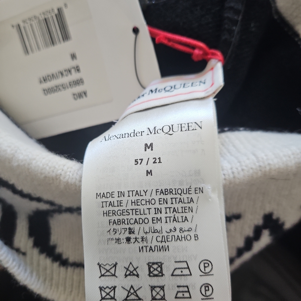 Alexander McQueen Monochrome Logo Beanie - Picture 4 of 9